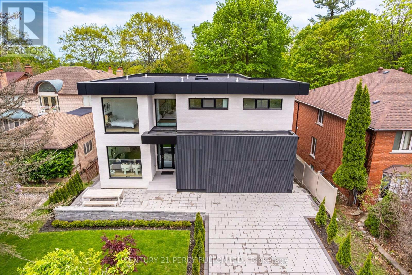 10 Haida Ct, Toronto, ON M1C 3L1