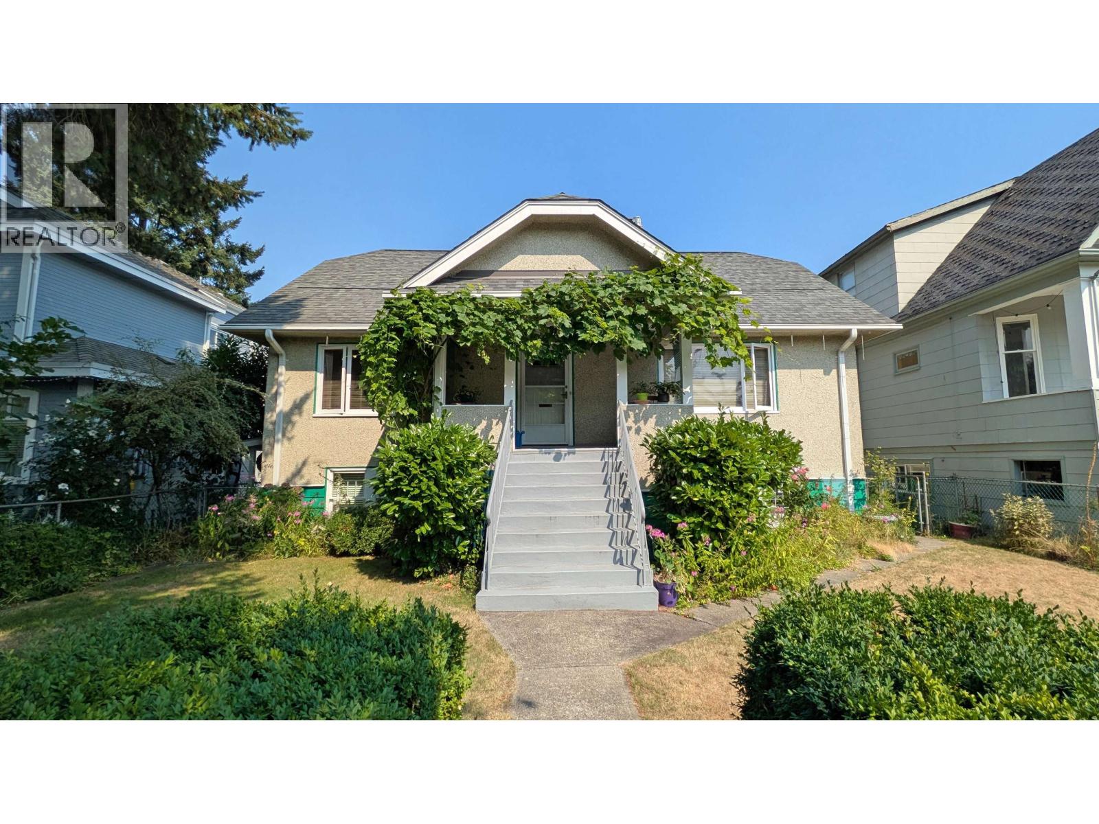 1223-1225 E 19th Ave, Vancouver, BC V5V 1L2