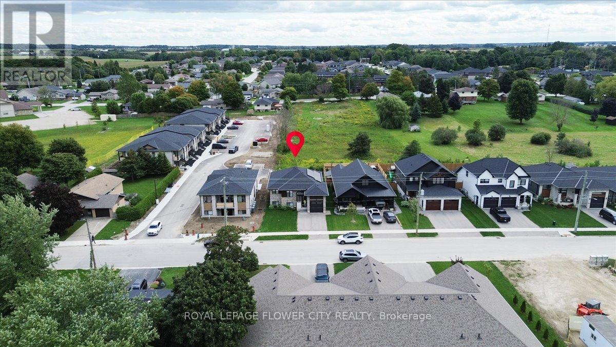 430 Wellington St, Wellington North, ON N0G 2L2