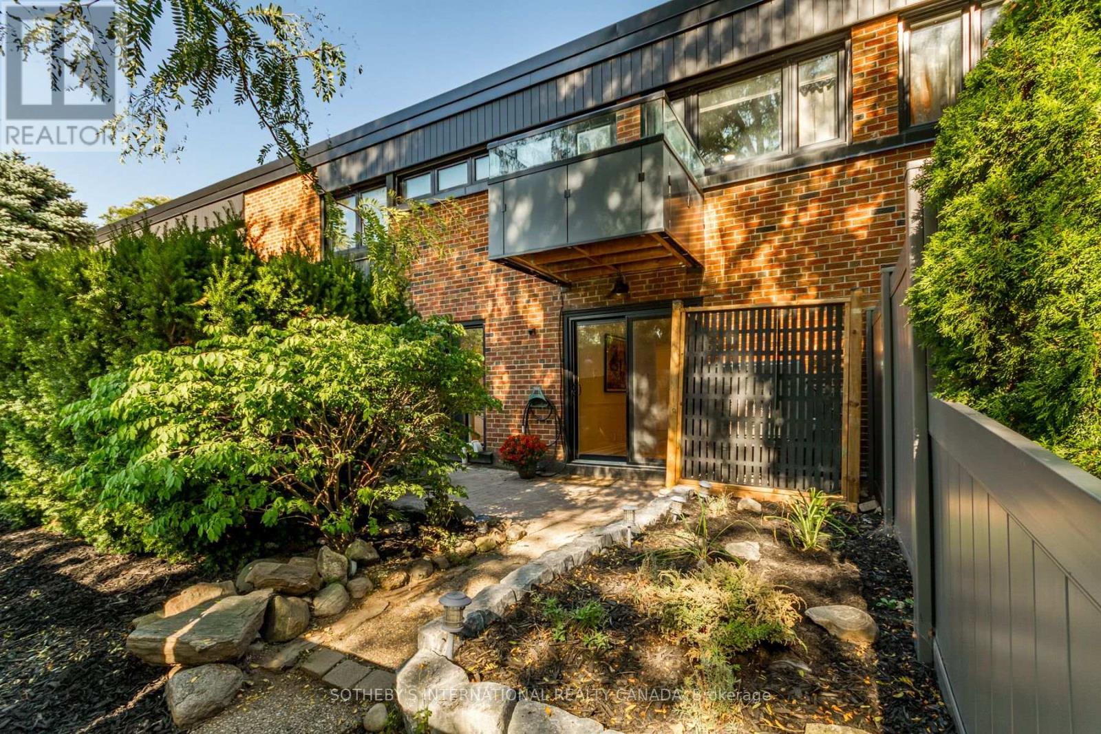 32 51 Broadfield Dr, Toronto, ON M9C 5P2