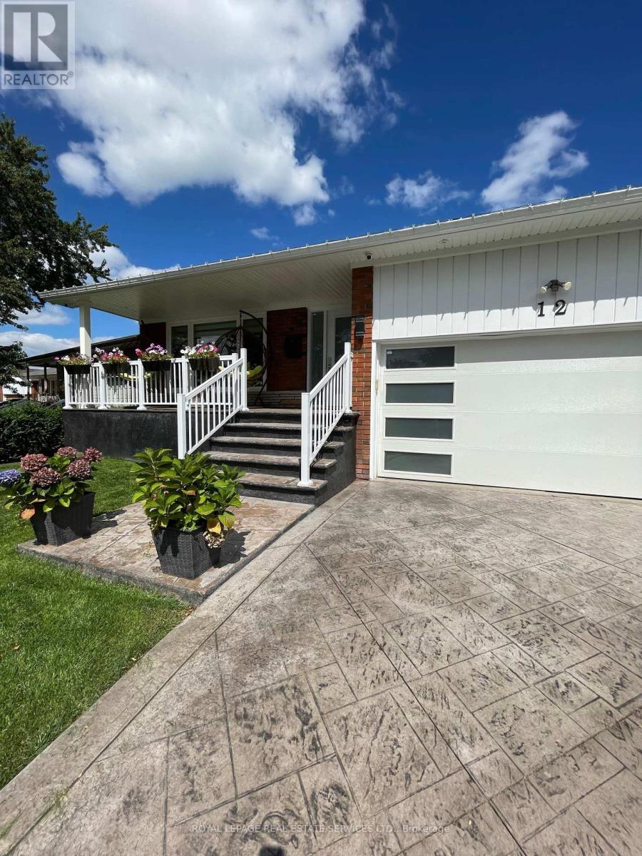 12 Warlingham Ct, Toronto, ON M9C 3K3
