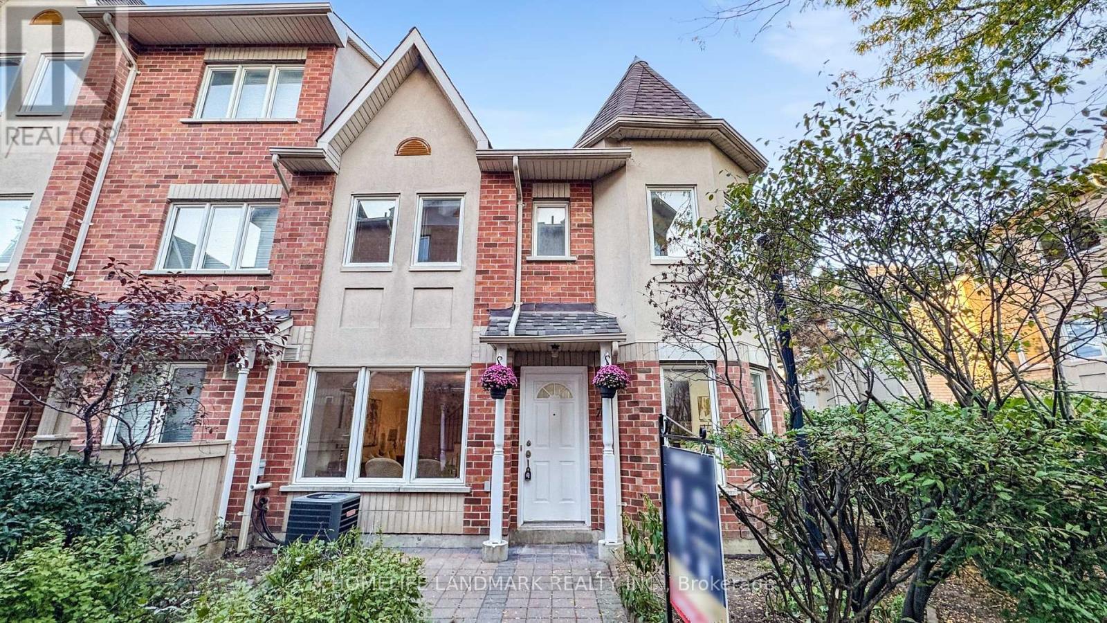 706 28 Rosebank Dr, Toronto, ON M1B 5Z1