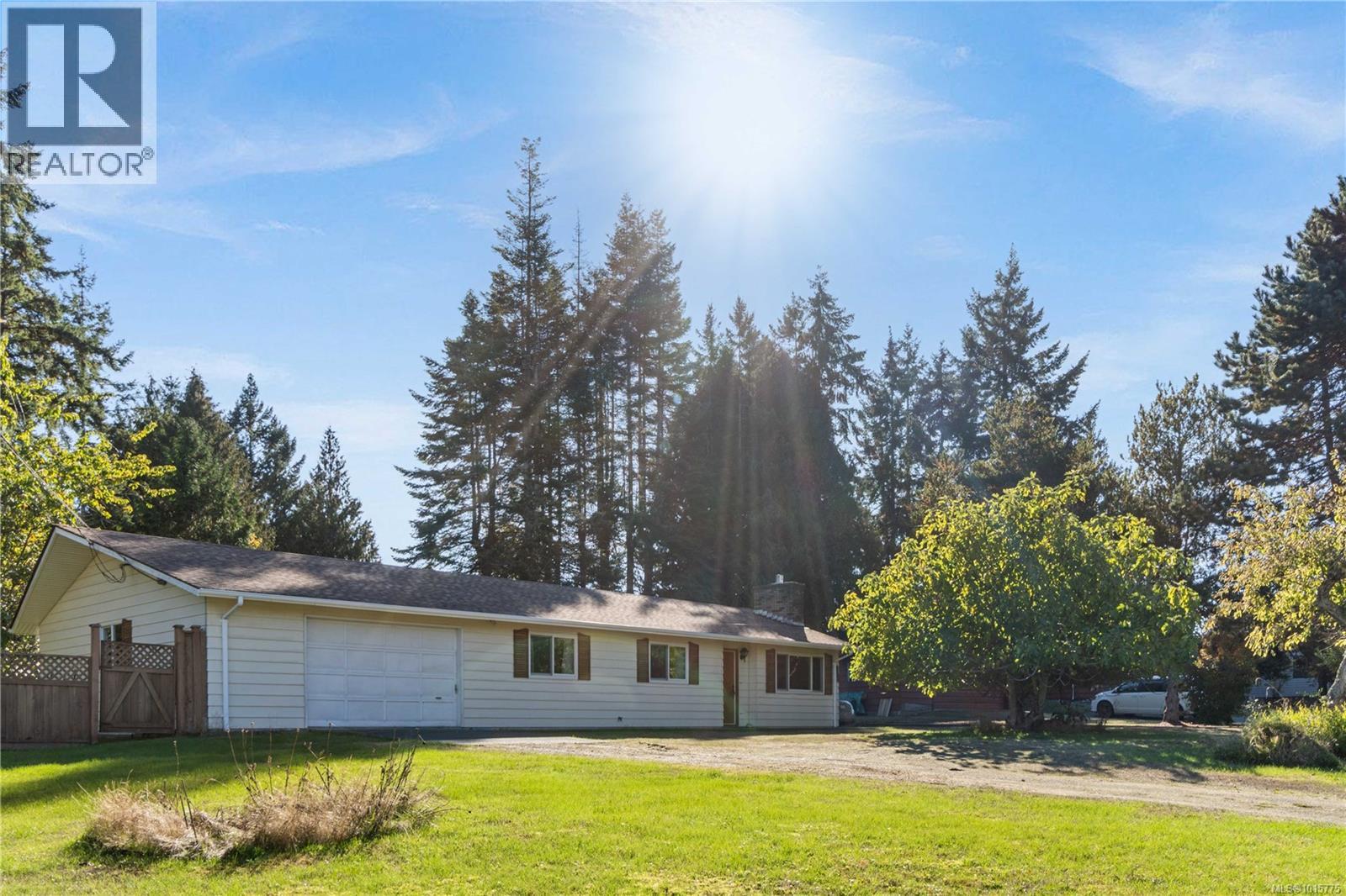 1402 Sunrise Dr, Parksville, BC V9B 1X5