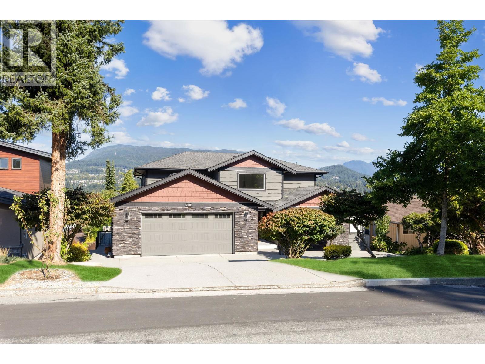 2329 Oneida Dr, Coquitlam, BC V3J 7A7