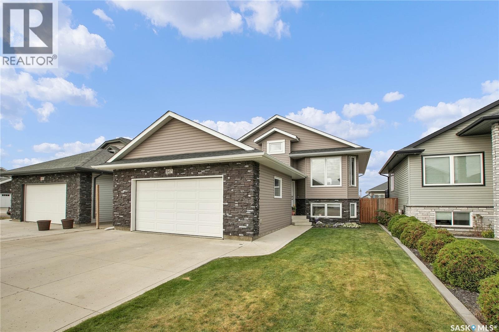 947 Pringle Cv, Saskatoon, SK S7T 0V6