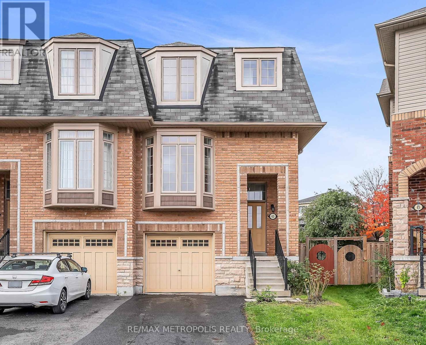 43 Horton St, Ajax, ON L1Z 1E3