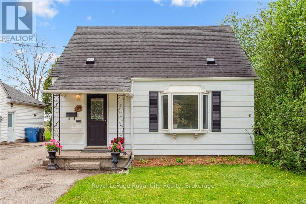 127 Memorial Cres, Guelph, ON N1H 6C2