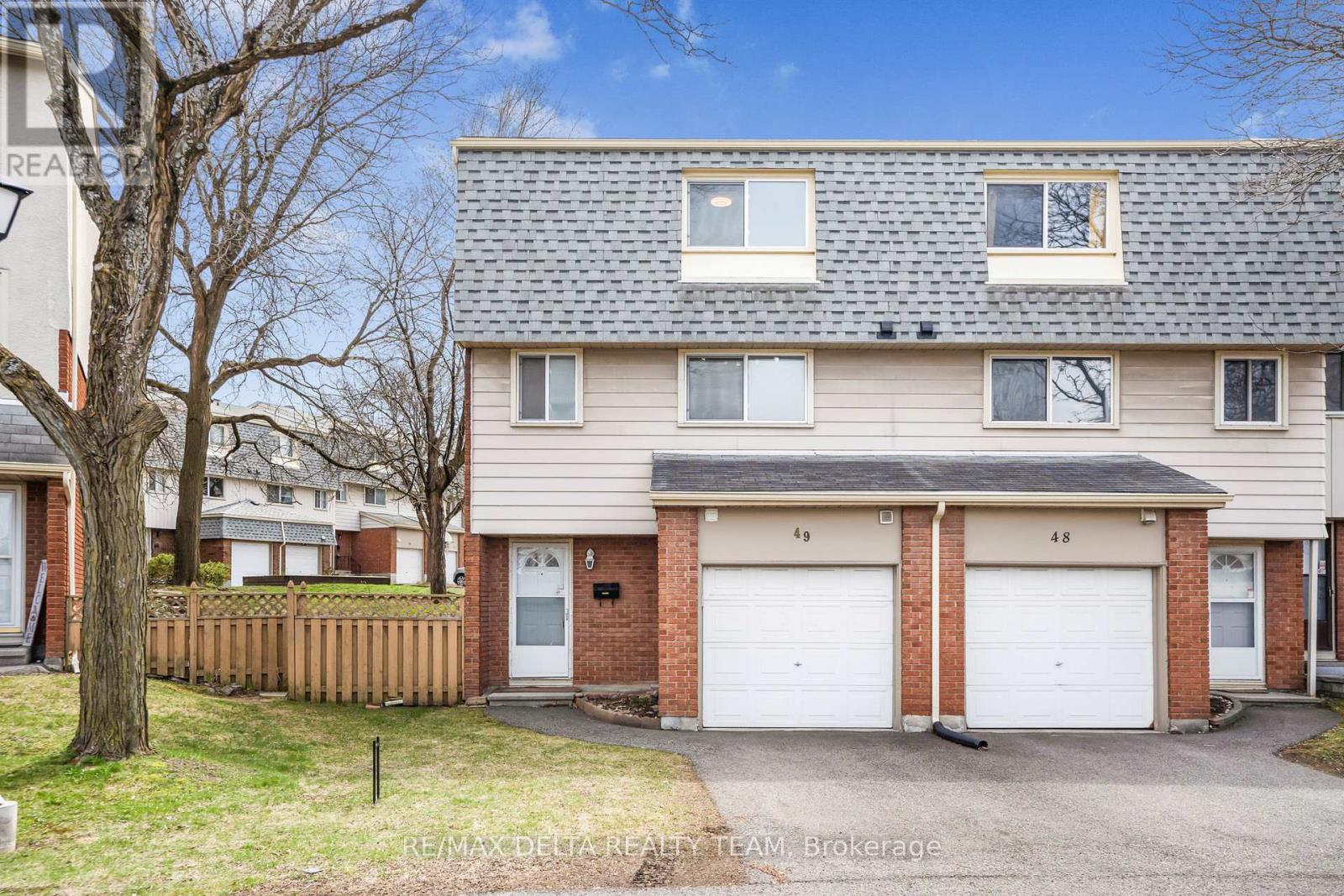 49 2115 Erinbrook Cres, Ottawa, ON K1B 4J5