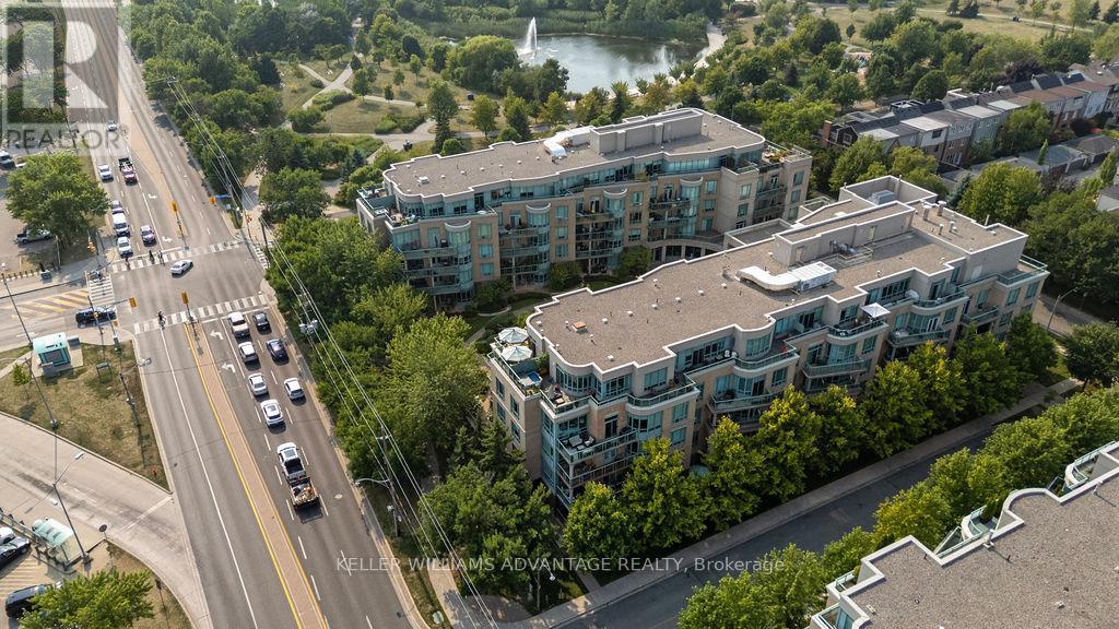 111 9 Boardwalk Dr, Toronto, ON M4L 6T1
