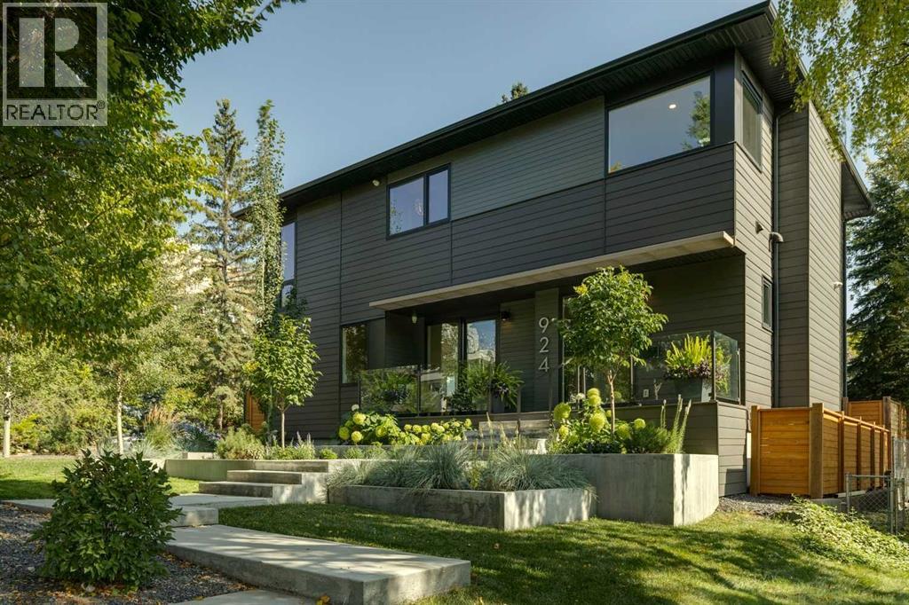 36 Street Nw Unit 924, Calgary, AB T2N 3A8