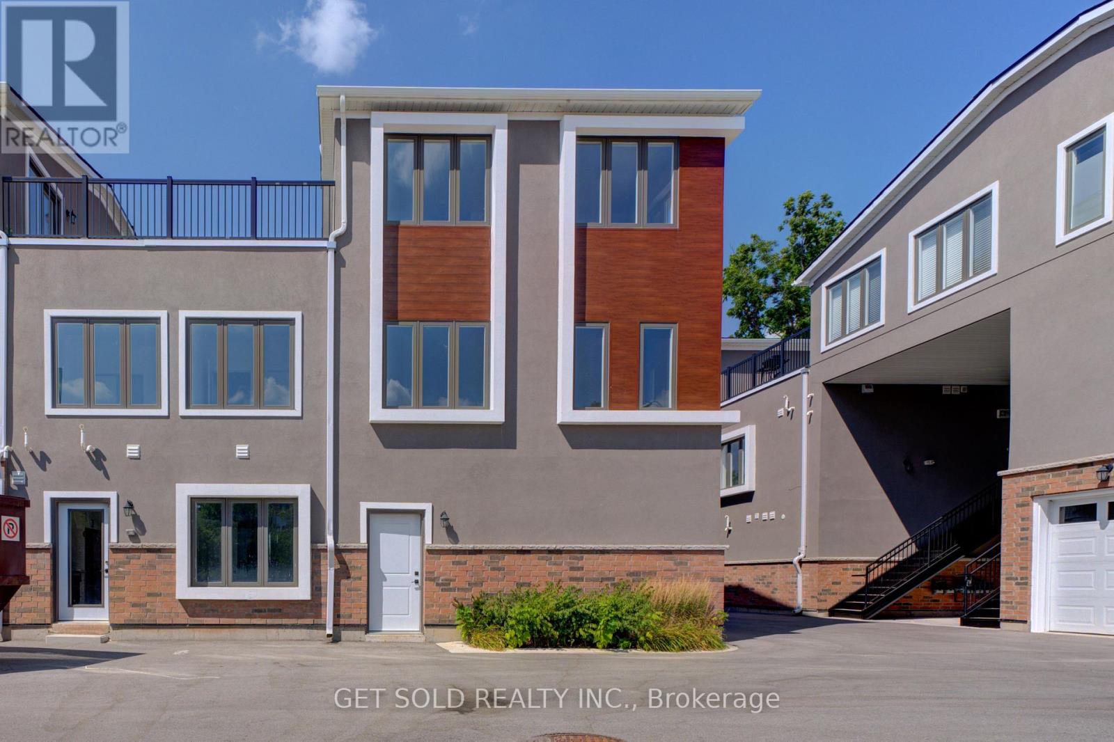 6 6701 Thorold Stone Rd, Niagara Falls Stamford, ON L2J 1B3