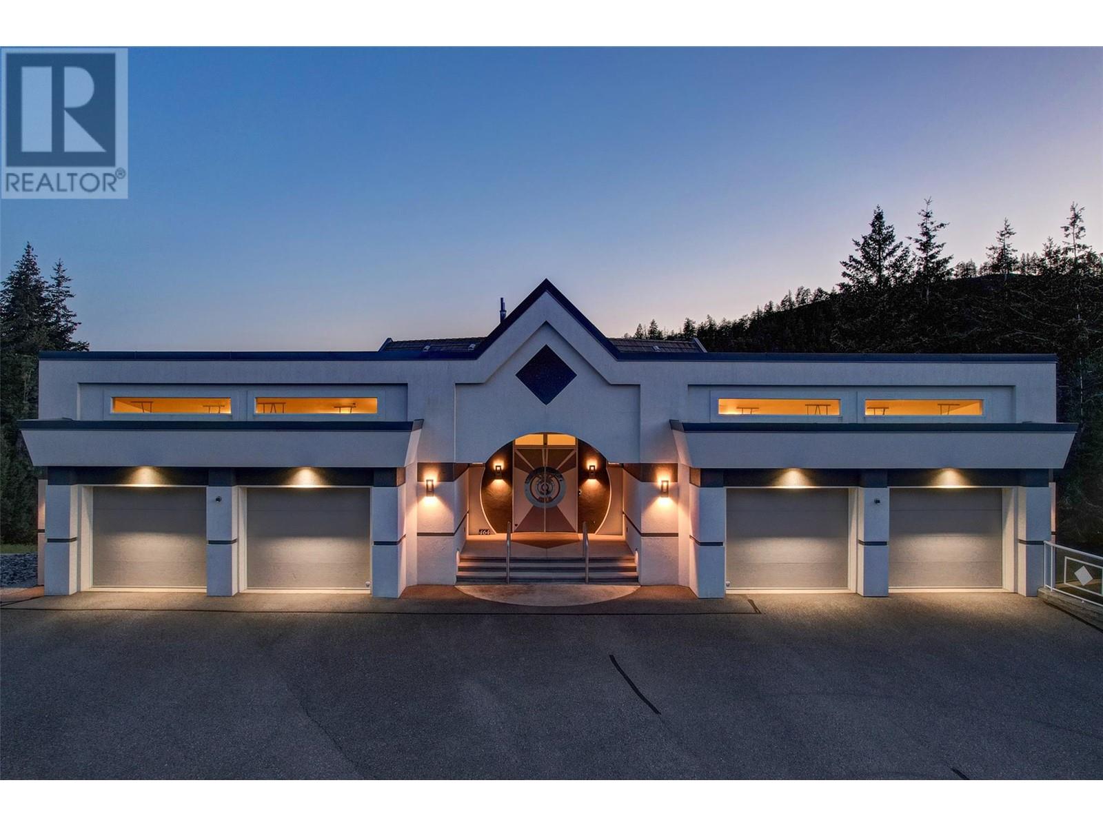 464 Grainger Rd, Kelowna, BC V1V 1C8