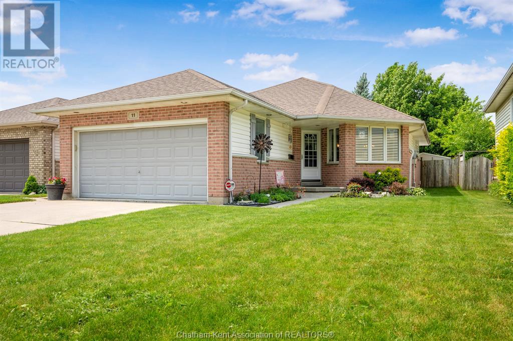 11 Crocus Ct, Chatham, ON N7L 5L5
