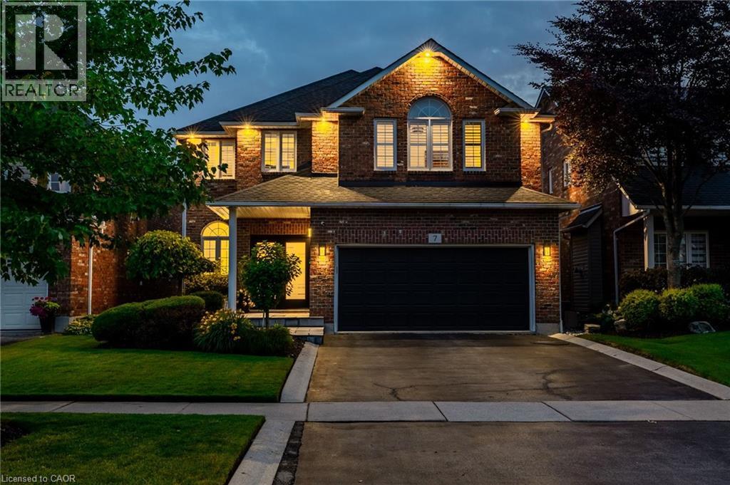 7 Volterra Ct, Hamilton, ON L0R 2H6