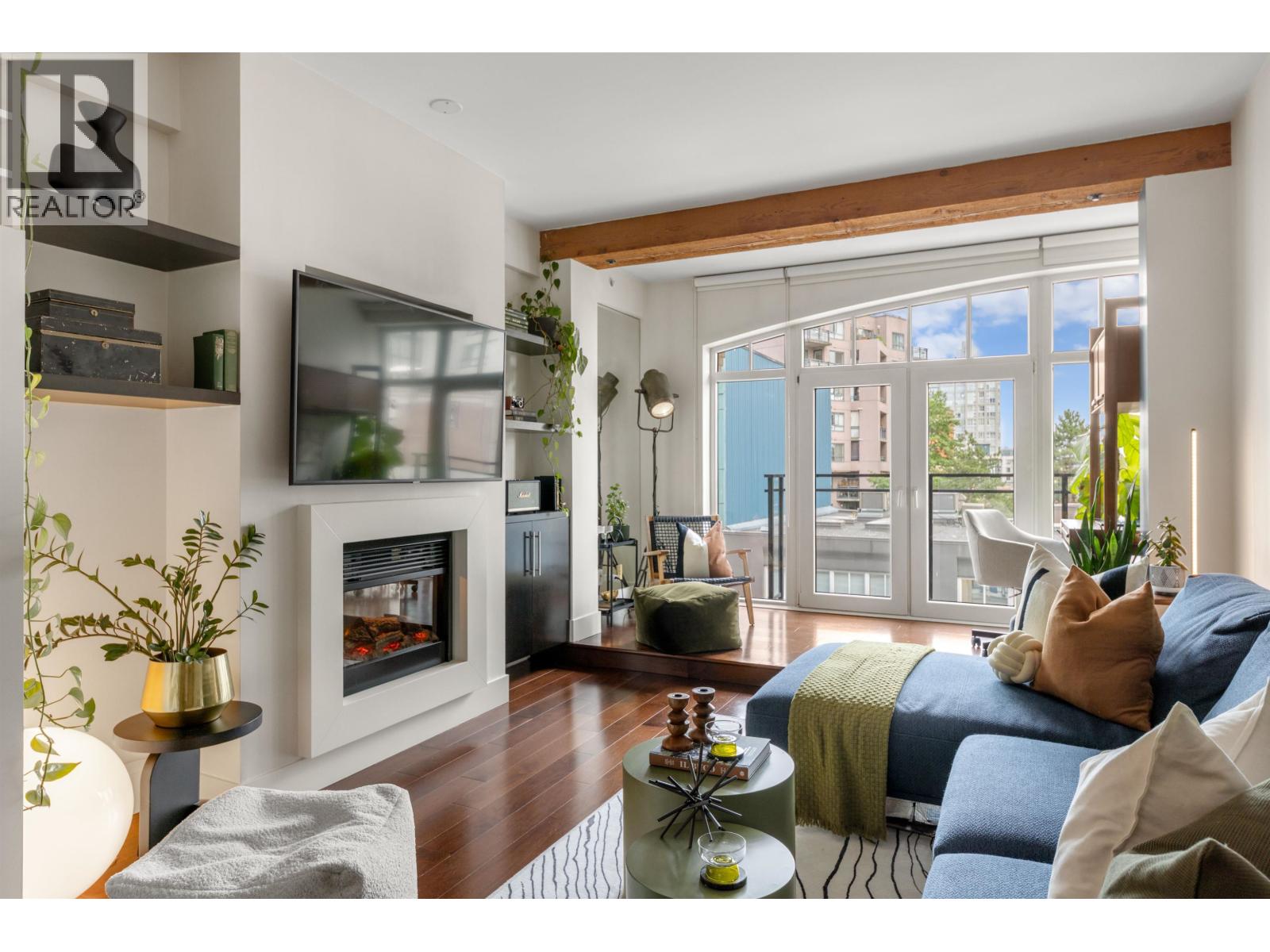 1275 Hamilton Street Unit 408, Vancouver, BC V6B 1E2