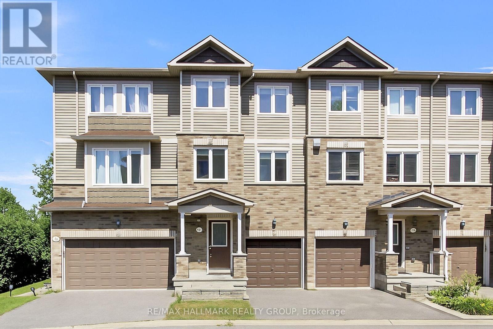 303 Mosaic Private, Ottawa, ON K2K 0H1