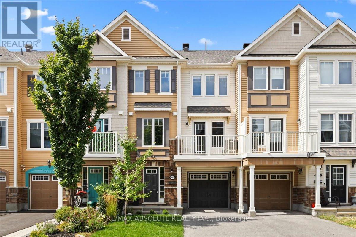 415 Rosingdale St, Ottawa, ON K2R 1G9