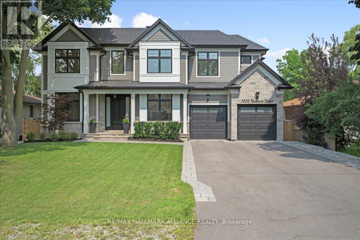 1225 Baldwin Dr, Oakville, ON L6J 2W4