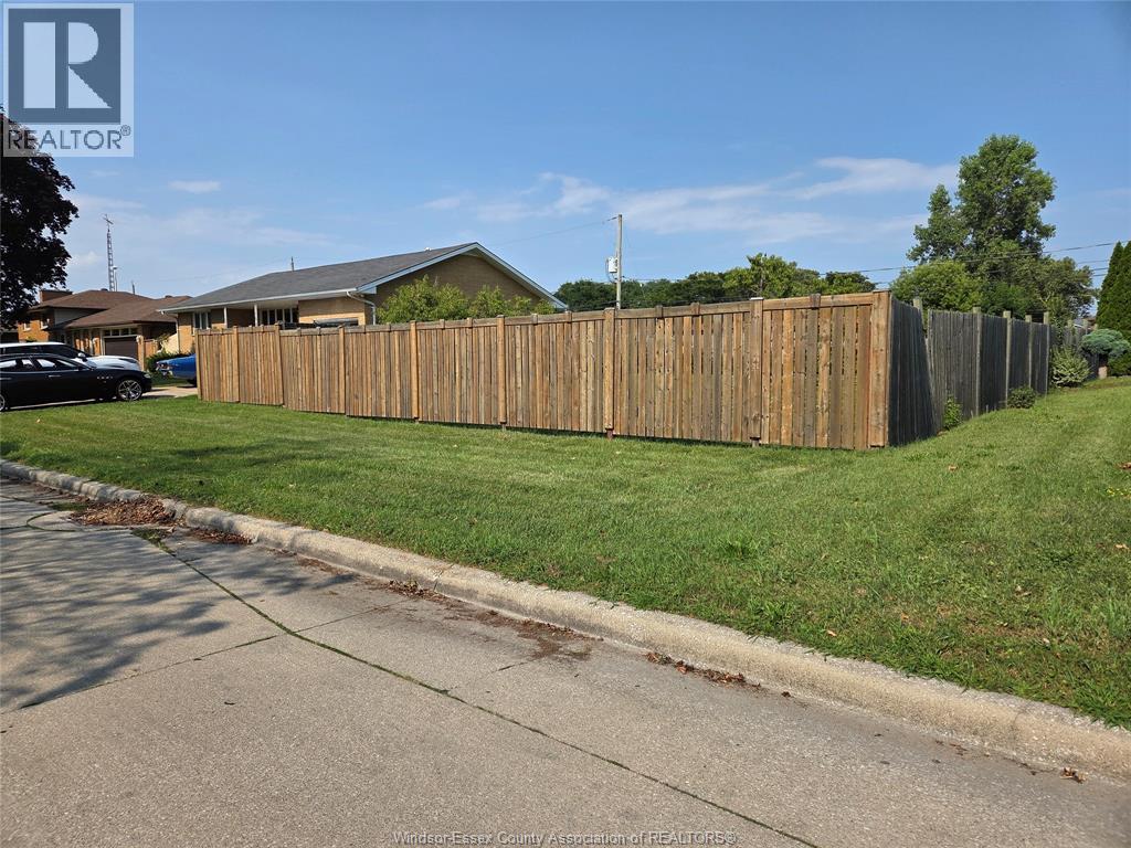 V/l Partington Avenue, Windsor, ON N9B 2P8