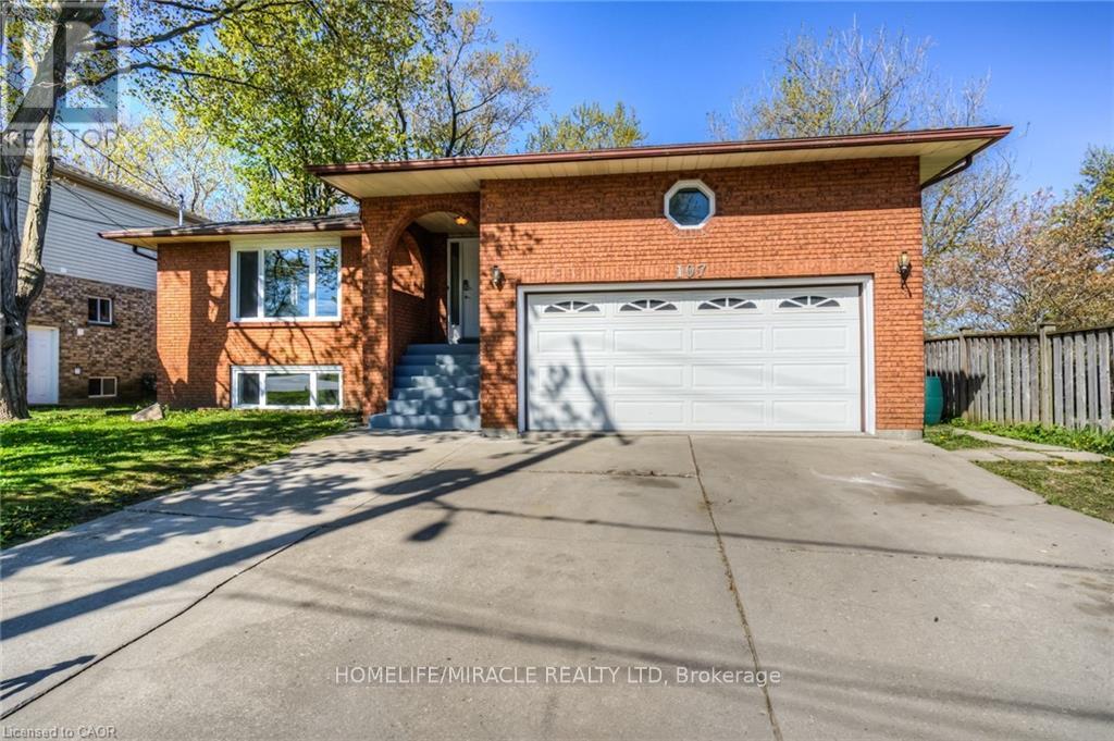 107 Pinnacle Dr, Kitchener, ON N2P 1B8