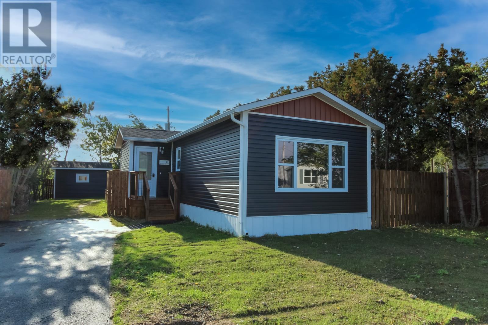 19 Hussey Dr, St. John's, NL A1A 4Y7