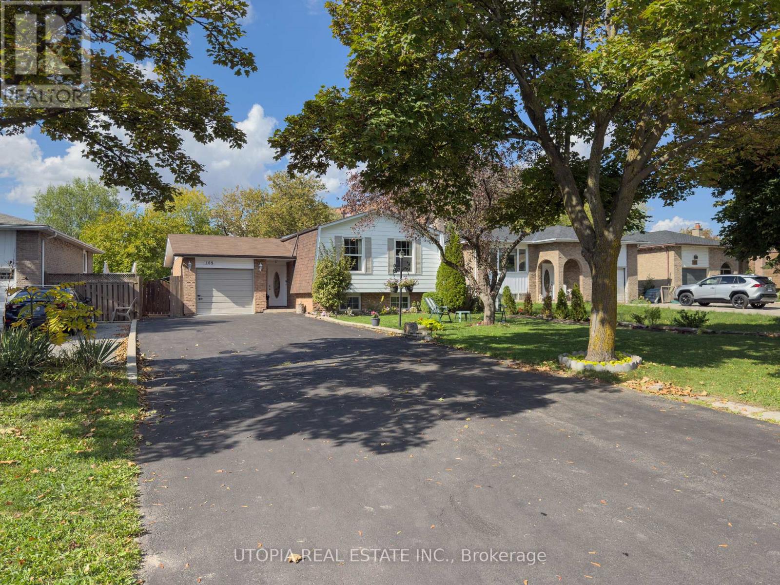 165 N Service Rd E, Oakville, ON L6H 1A4