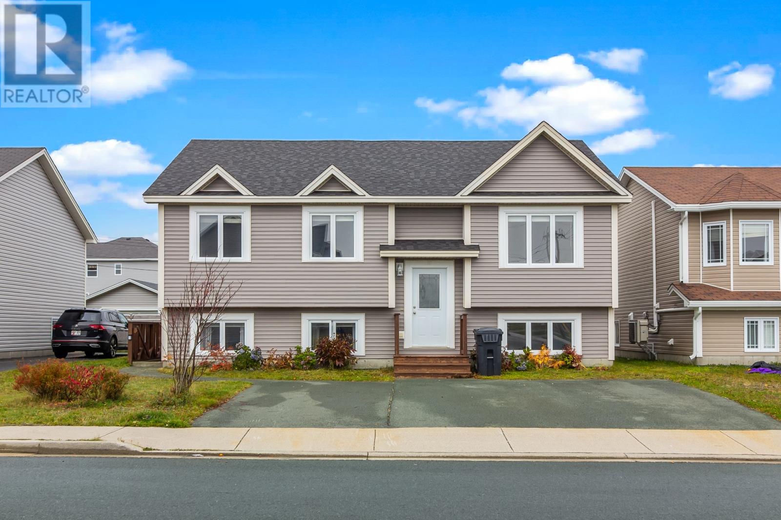 38 Acharya Dr, Paradise, NL A1L 2T1