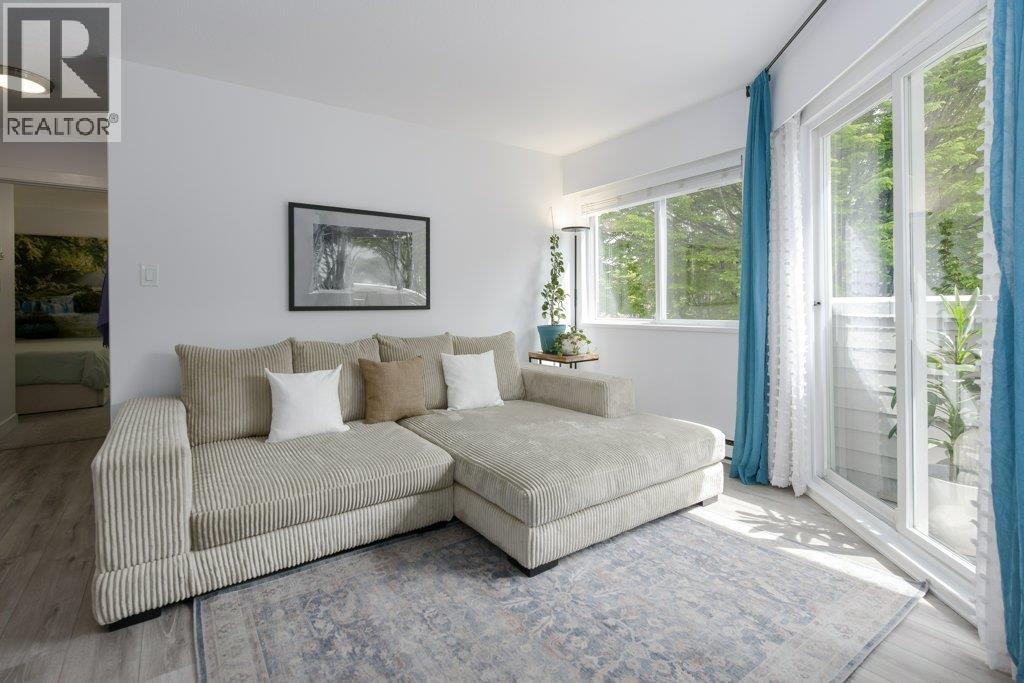 29 Nanaimo Street Unit 301, Vancouver, BC V5L 4Z6