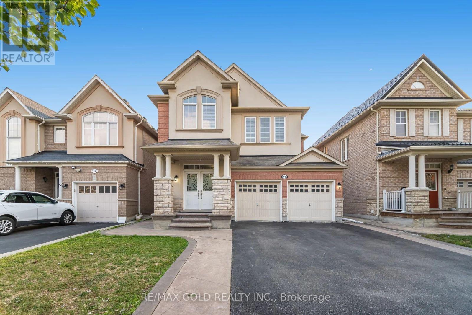 18 Seascape Cres, Brampton, ON L6P 3C4