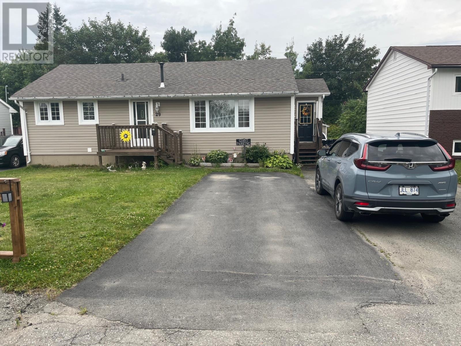 29 Earhart St, Gander, NL A1V 1V4