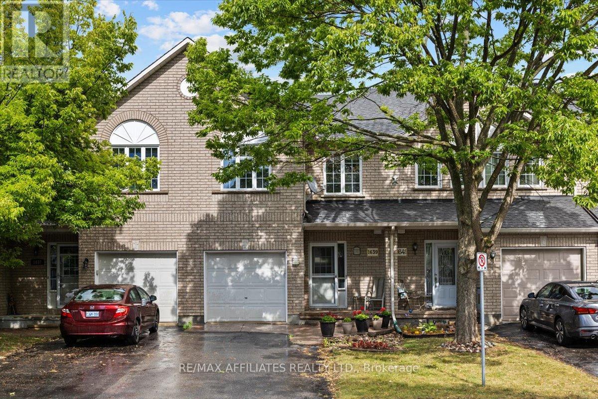 1639 Trenholm Ln, Ottawa, ON K4A 4B4