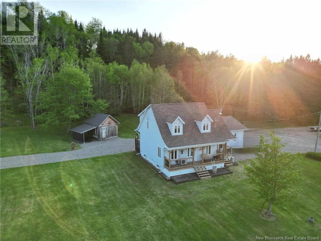 949 W River Rd, Grand Falls, NB E3Z 1S2