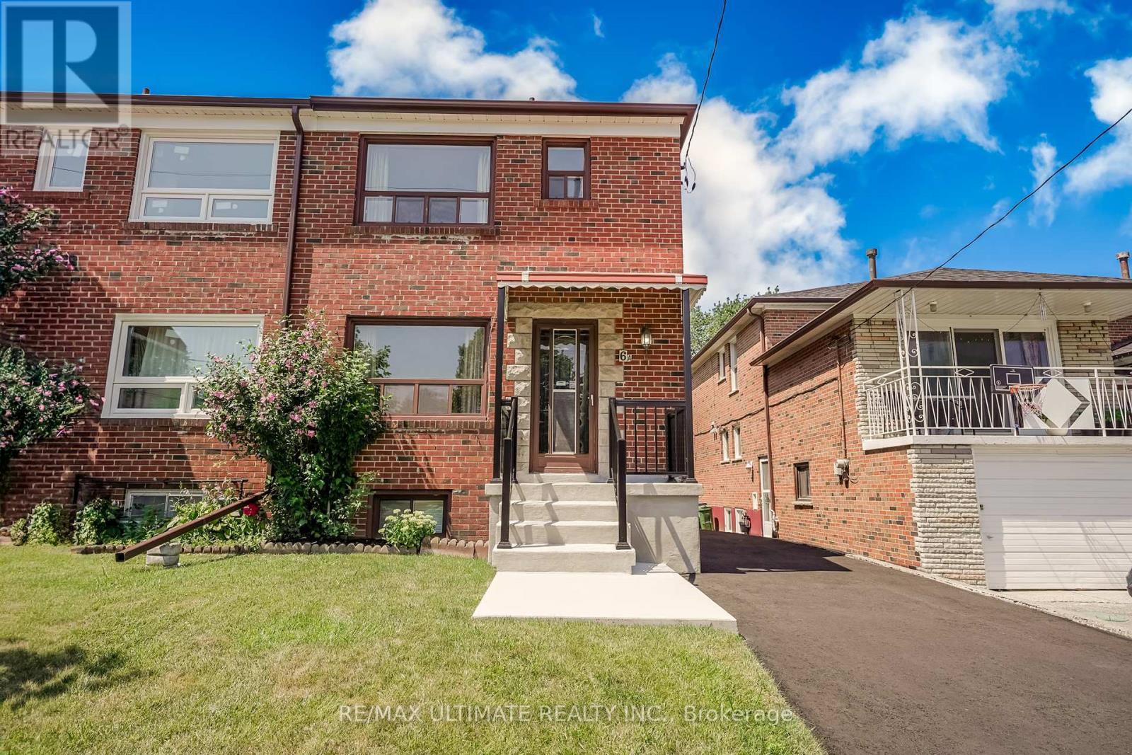 6 N Woodrow Blvd #a, Toronto, ON M1K 1W1