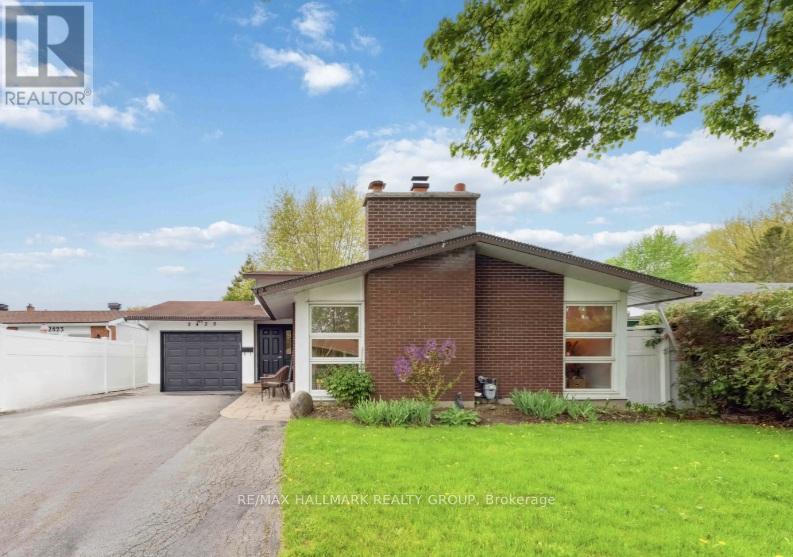 2425 Ogilvie Rd, Ottawa, ON K1J 7N3