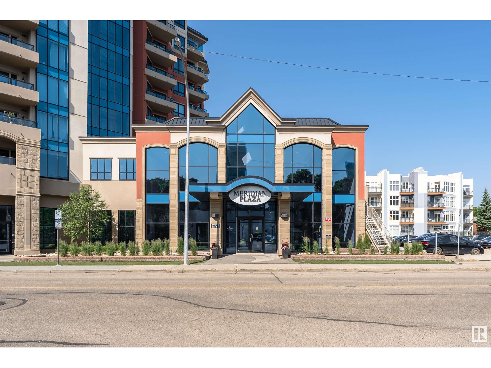 10142 111 Street Northwest #506, Edmonton, AB T5K 1K6