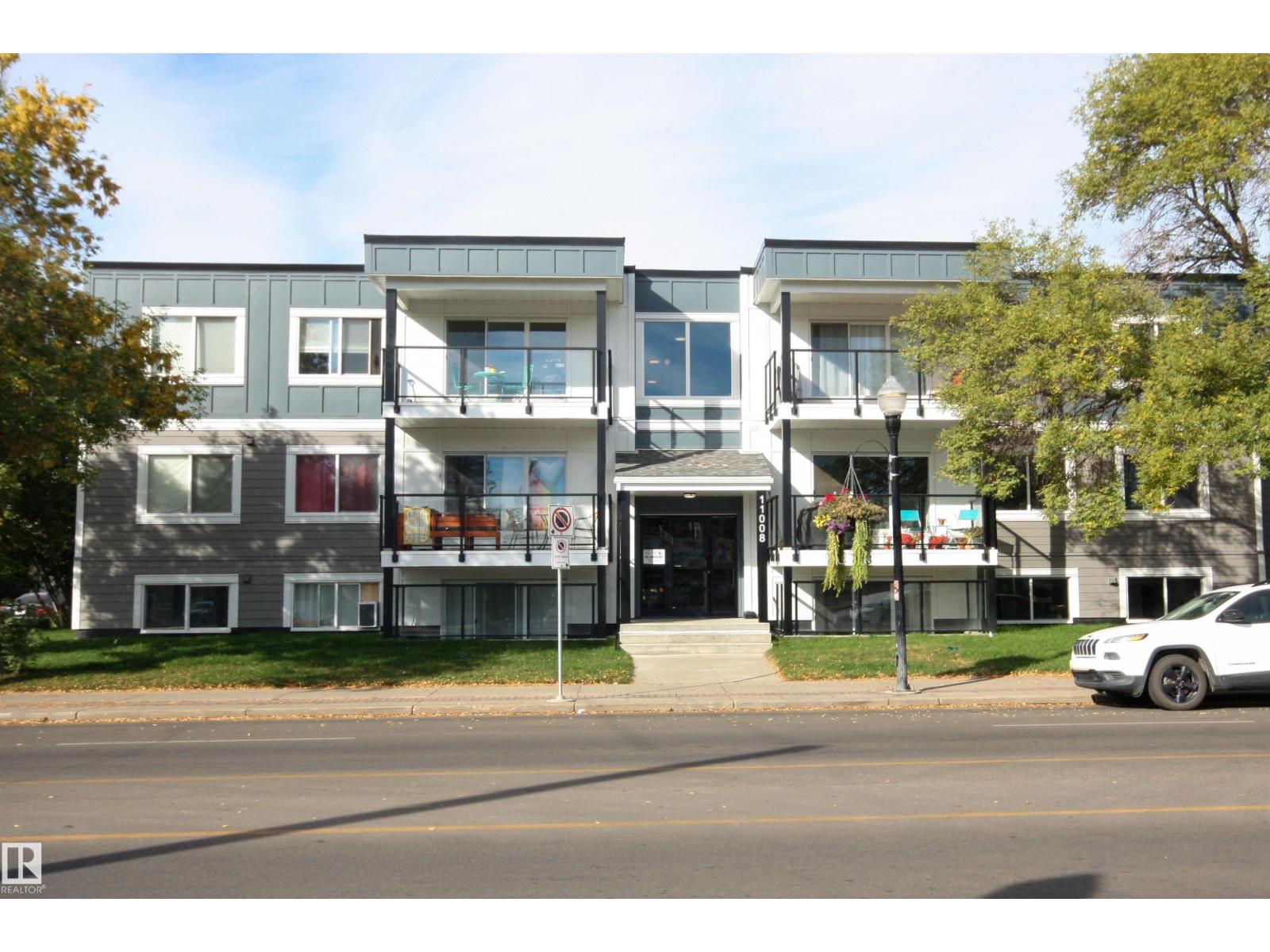 11008 124 Street #1, Edmonton, AB T5M 0J4