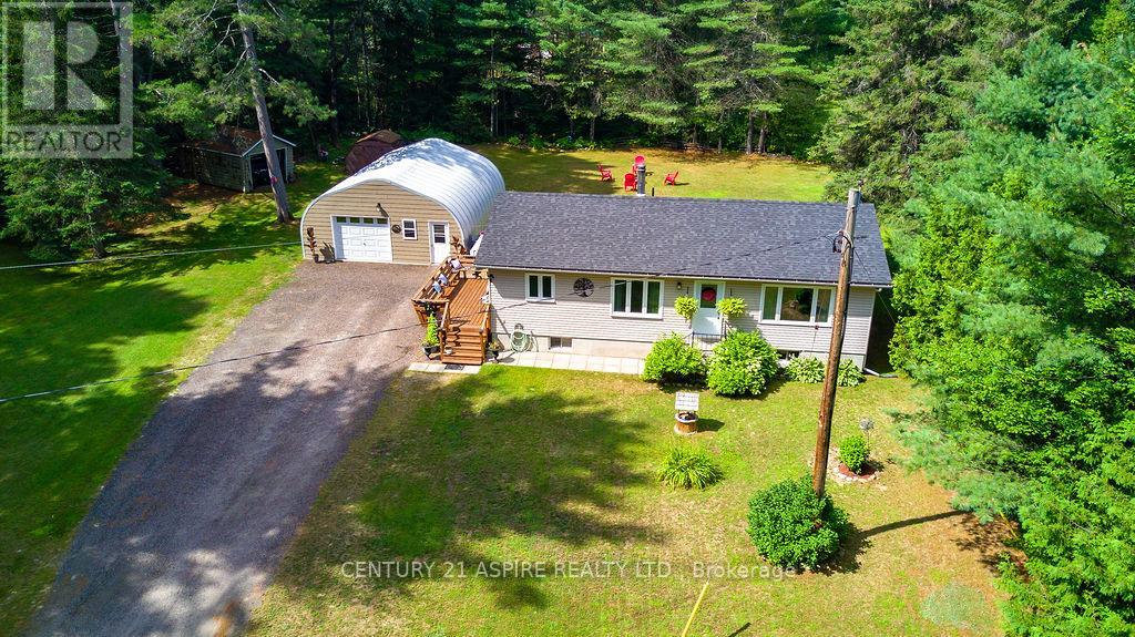 2026 Old Moore Lake Rd, Laurentian Hills, ON K0J 2H0