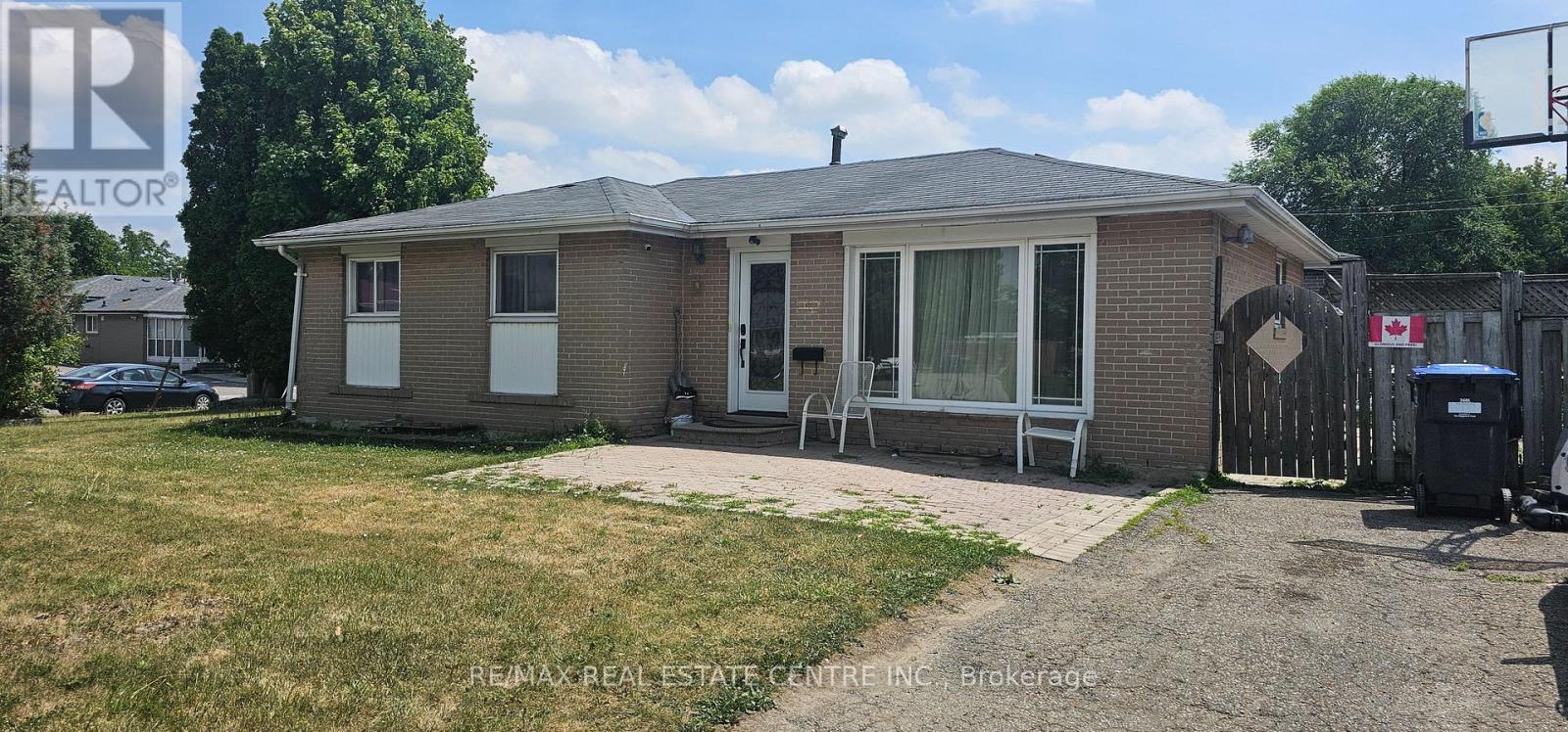 132 Brentwood Dr, Brampton, ON L6T 1R2