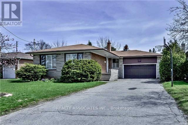 9 Muirkirk Rd E, Toronto Willowdale West, ON M2R 1W2