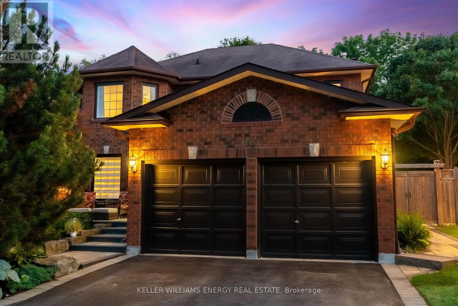 807 Regal Cres, Pickering, ON L1X 2P7