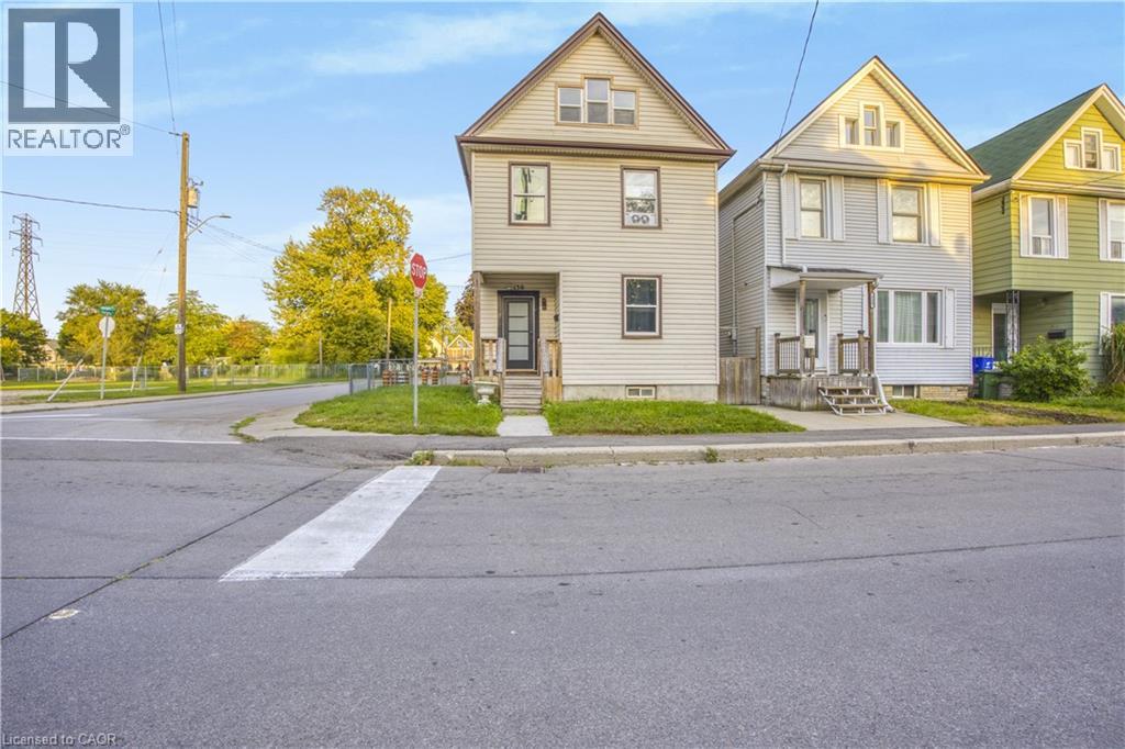 130 Stirton St, Hamilton, ON L8L 6G2