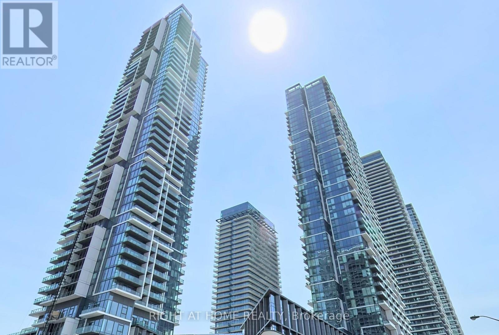 101 7890 Jane St, Vaughan, ON L4K 0K9