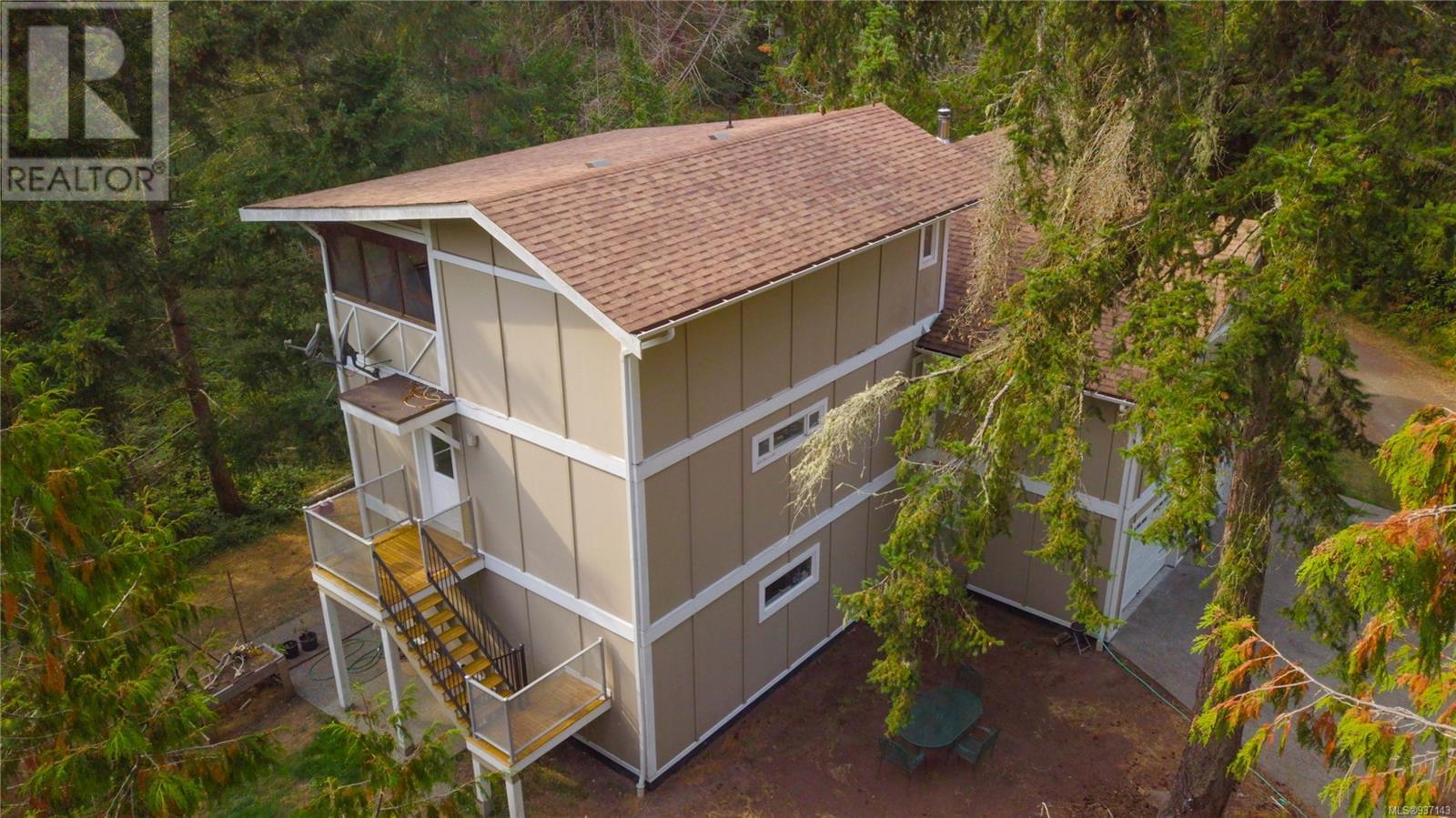 9891 Spalding Rd, Pender Island, BC V0N 2M3