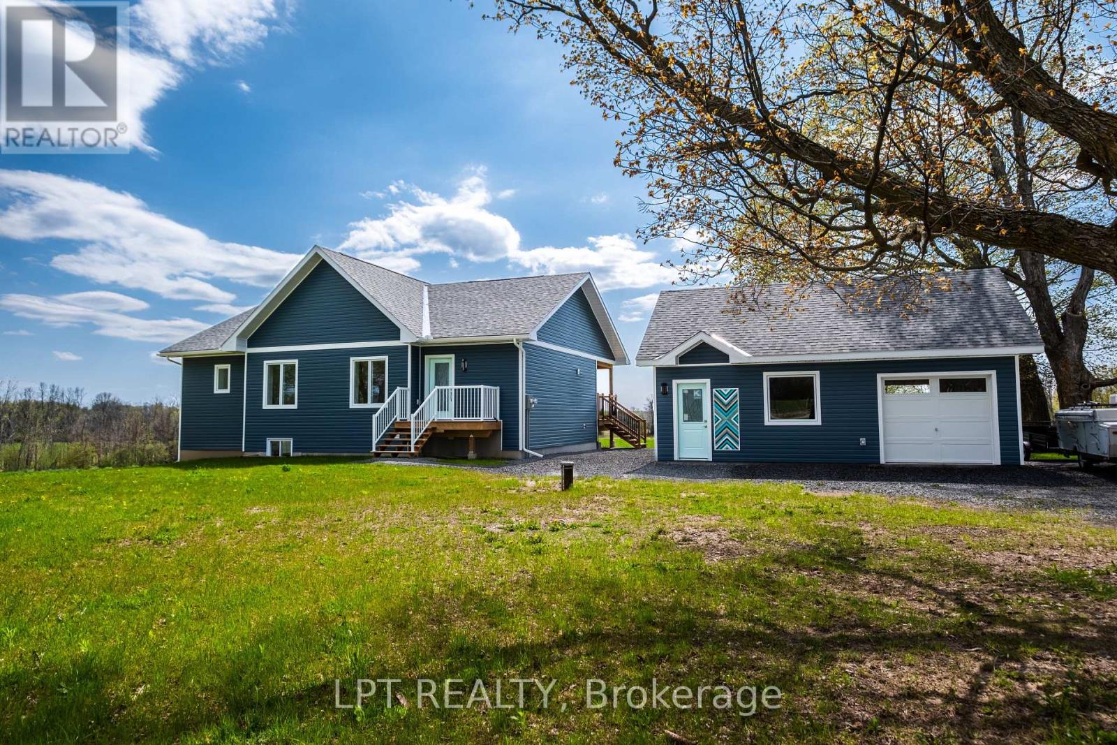 272 9th Concession Road, Rideau Lakes, ON K0G 1X0
