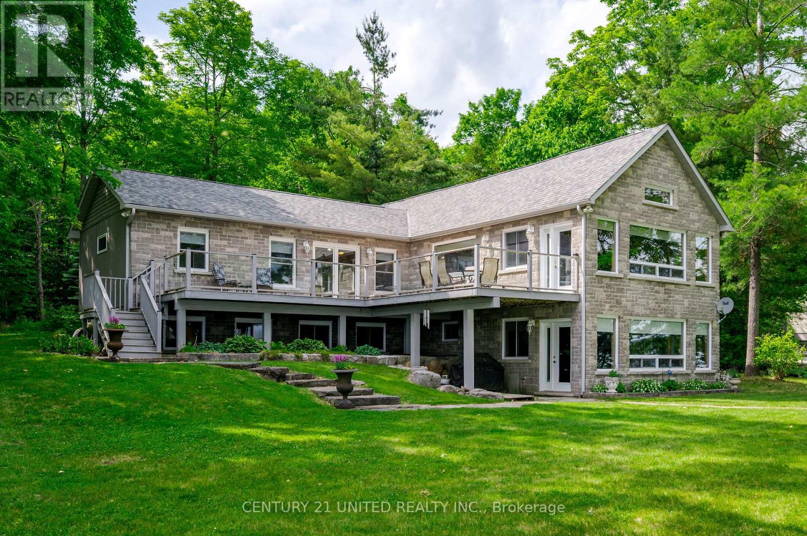 3069 Clear Lake Rd W, Selwyn, ON K0L 2H0