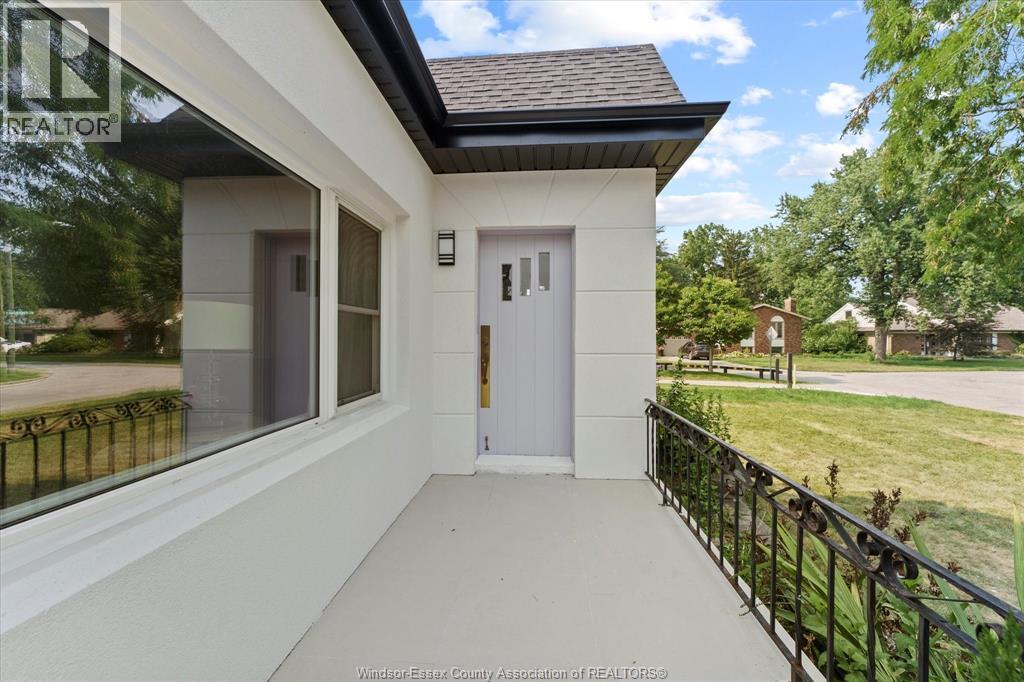 411 Belle Isle Blvd, Windsor, ON N8S 3G2