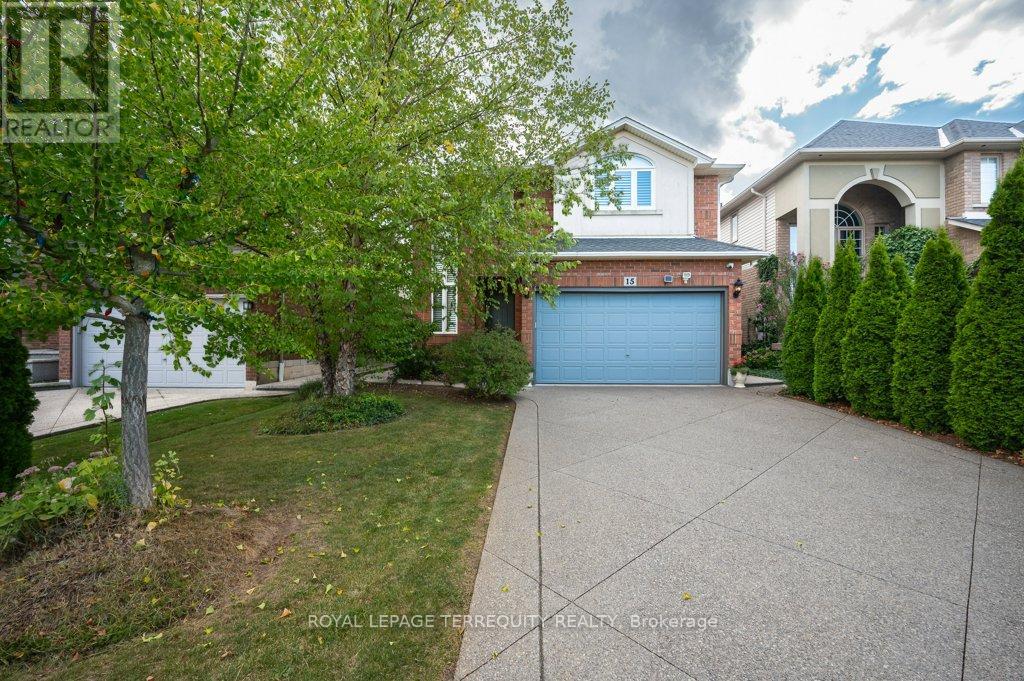 15 Armour Cres, Hamilton, ON L9K 1S1