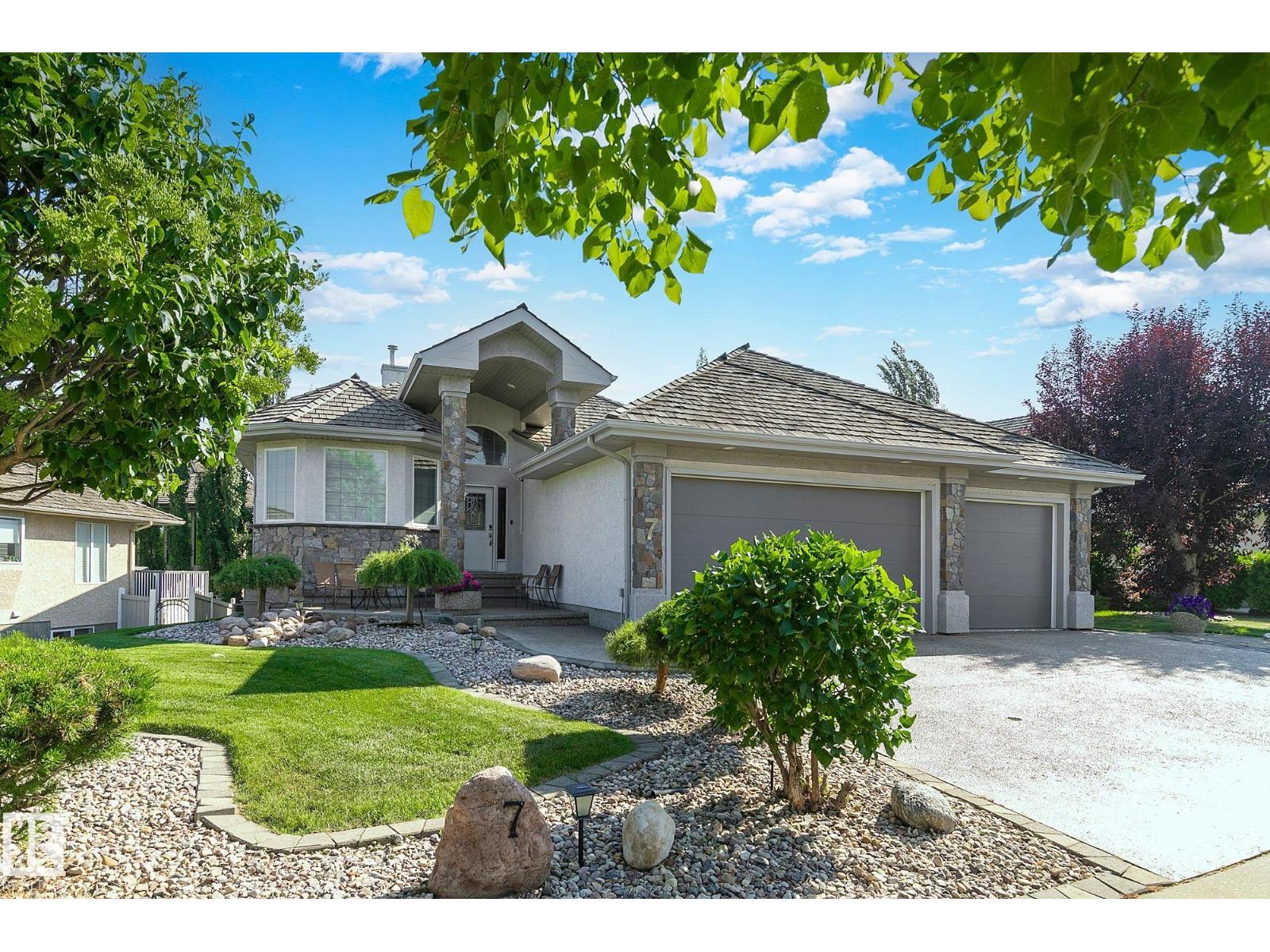 7 Kingsbury Cr, St. Albert, AB T8N 6W5