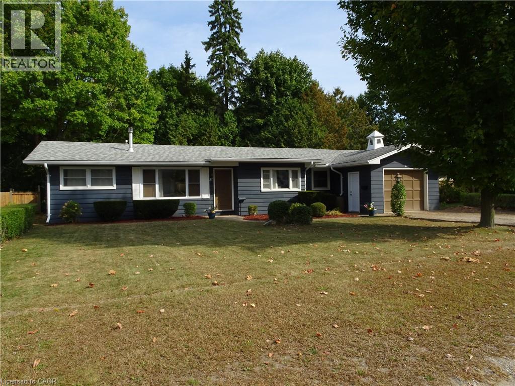 37 Arnella Cres, Strathroy-Caradoc, ON N7G 2C4