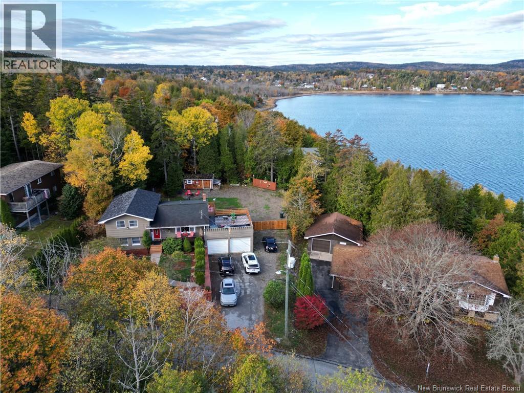 259 Bay Crescent Dr, Saint John, NB E2M 6M1